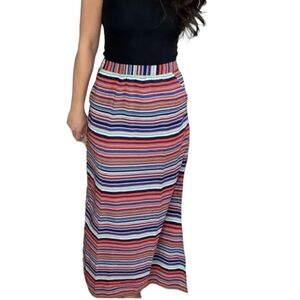 Olive & Oak stripped maxi skirt with side slits and pockets. XS